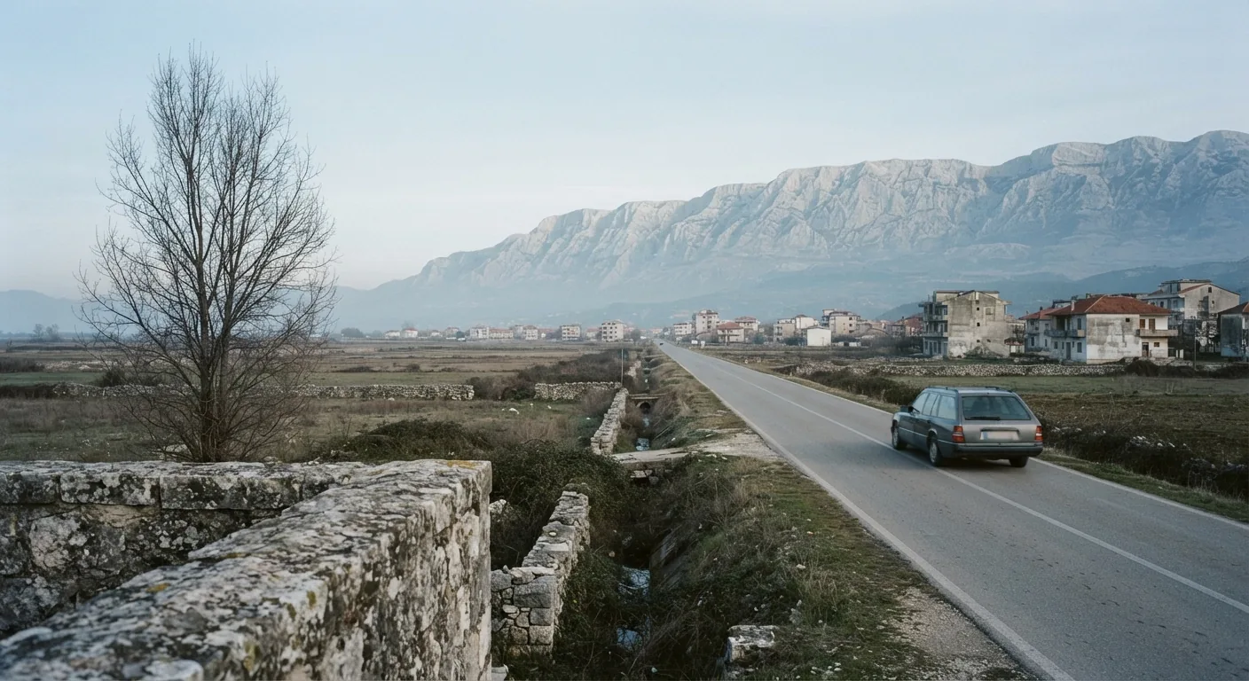 Strada e paesaggio a Shkodër, Albania